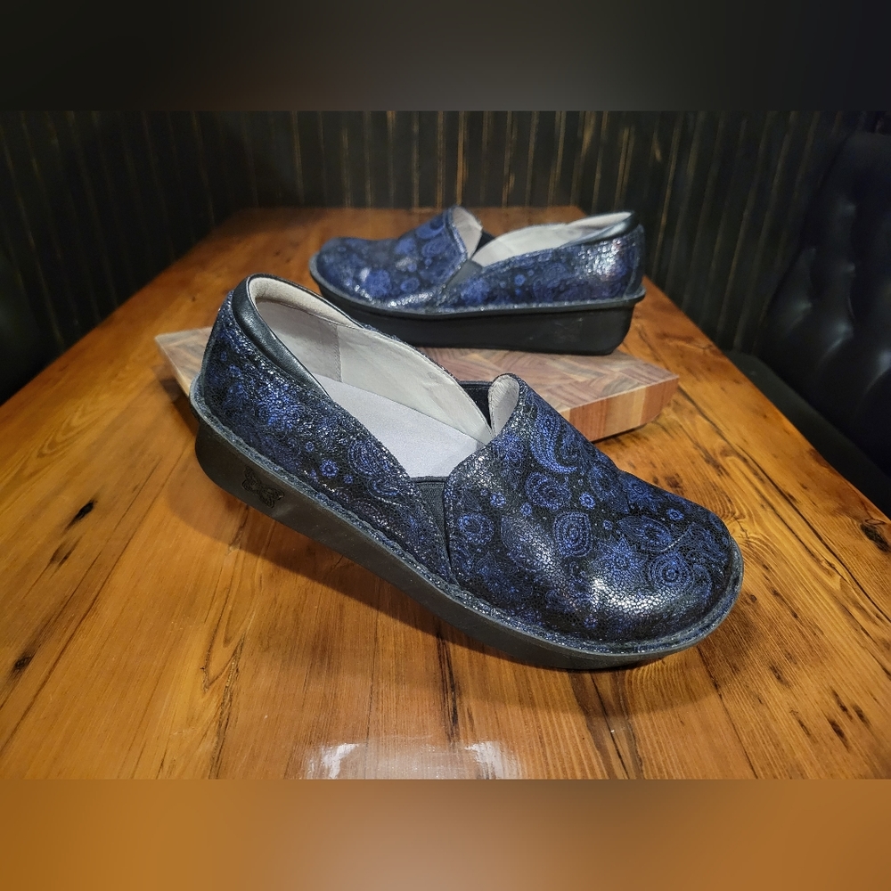 Alegria Debra clog blue/black sparkle size 9